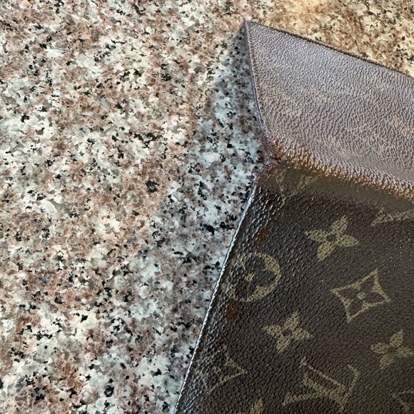 - Louis Vuitton, men's monogram, bifold, wallet, vintage - Picture 6 of 15